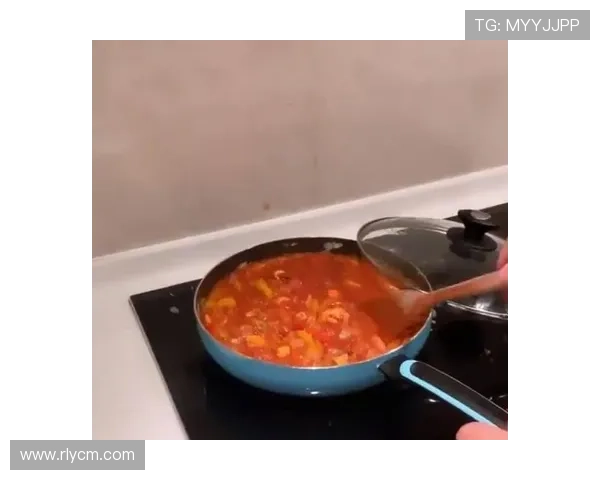 足球明星亲自下厨为球迷烹饪美食共度温馨时光 足球明星亲自下厨为球迷烹饪美食共度温馨时光