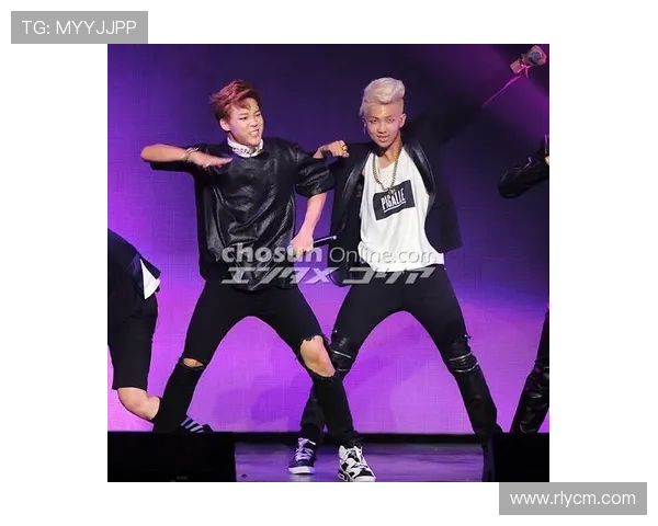 卡塔尔足球明星与男模的完美结合展现魅力与风采的精彩瞬间 卡塔尔足球明星与男模的完美结合展现魅力与风采的精彩瞬间