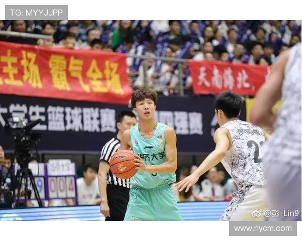 成都篮球队在杯赛积分榜上以81分稳居第一名展现强劲实力 成都篮球队在杯赛积分榜上以81分稳居第一名展现强劲实力