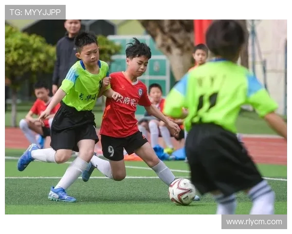 足球明星精彩进攻集锦全景展示让你领略足球魅力与技巧的完美结合 足球明星精彩进攻集锦全景展示让你领略足球魅力与技巧的完美结合